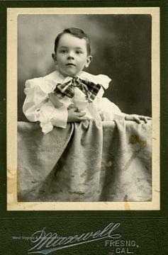 Selby Frederick Maxwell, son of Hu Maxwell at 4 years old. 