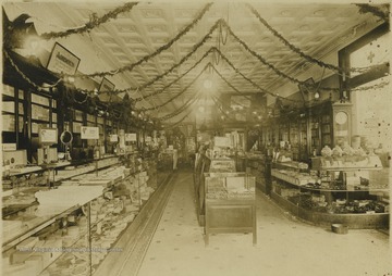 Interior of the store located at the corner of Temple Street and 3rd Avenue.