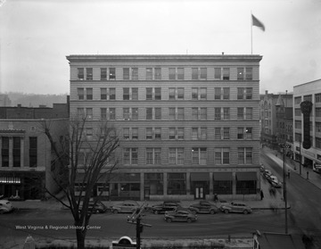 Building was originally the Coyle & Richardson Department Store, then became the National Bank of Commerce after Coyle & Richardson moved buildings.
