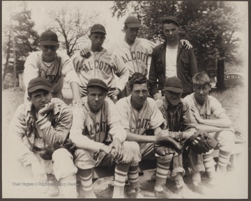 In the front is Bill Boyd; Don Maddy; Charlie Bill Bailey; Glen Richardson; and Elmer Schaffer. In the back is Reggie Harris; Jim Nelson; Alvin Garten; and Tommy Thompson.