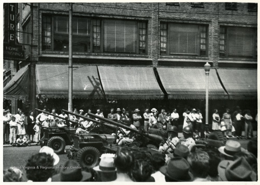 Artillery in Fourth of July Parade, Huntington, W. Va. West Virginia