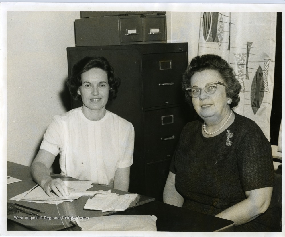 girl-scout-office-staff-morgantown-w-va-west-virginia-history