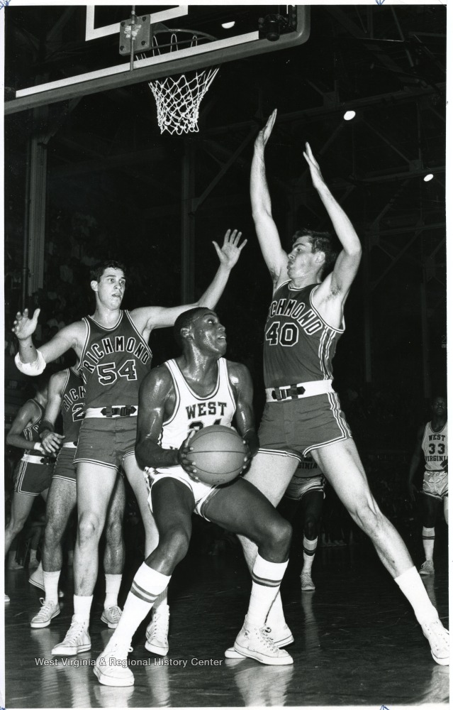 Wvu Basketball Player Ron Williams 21 Vs Richmond West Virginia