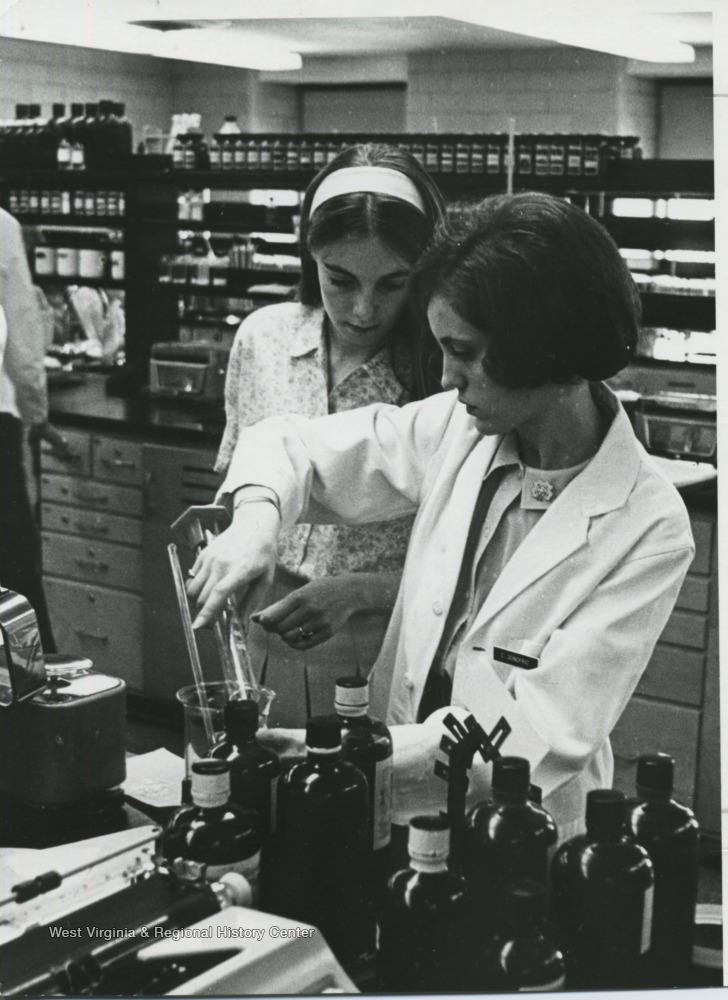 Lab Class, School of Pharmacy, West Virginia University West Virginia