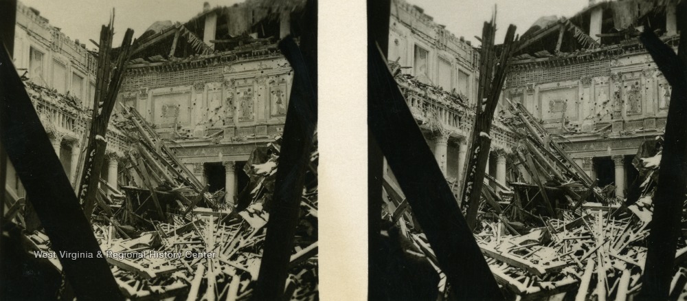 A raumbild-verlag (stereocard) of a historic Munich building after Germany was bombed during World War II.