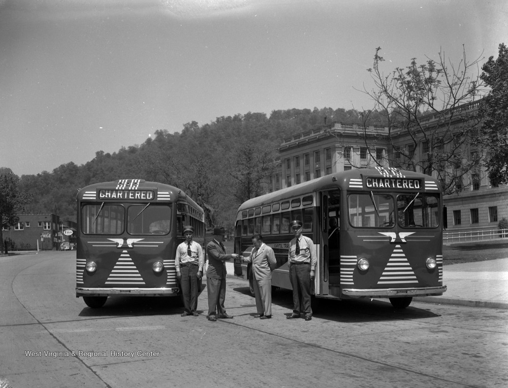 capitol-transit-charter-buses-outside-of-capital-building-charleston