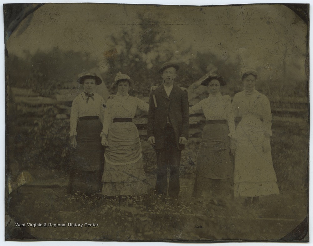 zinn-relatives-outside-an-unidentified-location-west-virginia-history