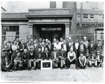 Group portrait of Fostoria Glass Company Employees. (Same people as Negative GL9.)
