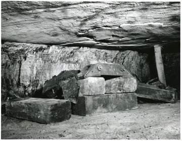 'Modified Longwall Mining with a German Coal Planer. Progress Report 2: Completion of Mining in three Adjacent Panels in the Pocahontas No. 4 Coal Bed, Helen, W. Va.' If this photograph is used for publication, please give credit to the Bureau of Mines, United States, Department of Interior.