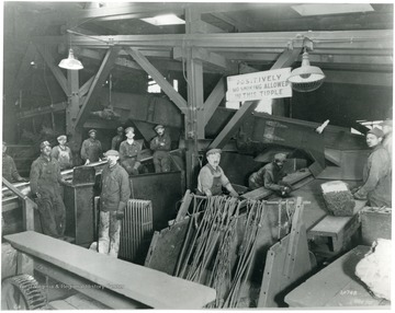 Bone Pickers in a Pocahontas Coalfield tipple, 1933.