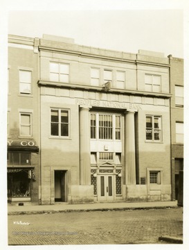 Front of the Peoples National Bank building in Elkins, West Virginia.