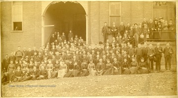 Group portrait of students at the Fairmont State Normal School.