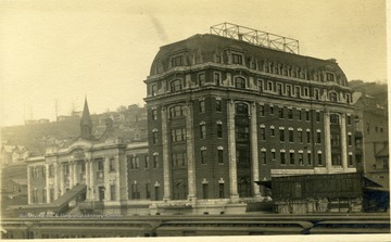 View of the Willard Hotel in Grafton.