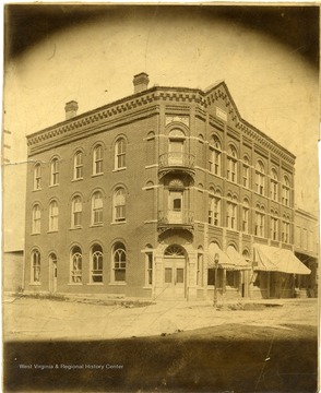 'Corner of Court and Main Streets.  Drafted by Major James M. Lee Arch.'