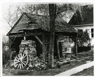 Deteriorating kitchen structure of the Phelps-Tavenner home. The structure has since been restored by the Wood County Historical Society.