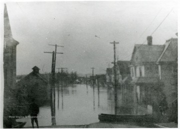 'Looking From Murdoch Down 12th St After 1907 Flood.'