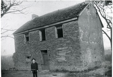 'Built by E. J. Evans's father, J. E. 'Evans' Harris in foreground.