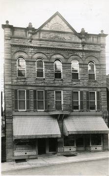 A picture of the Dering funeral parlor building.