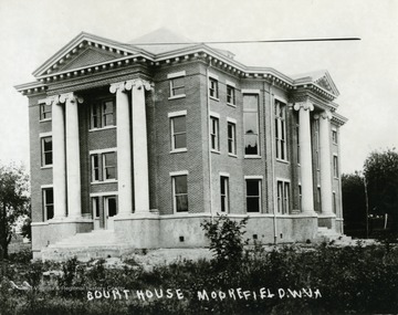 View of the Court House in Moorefield. This was built in 1913 on a lot that was purchased from George B. Eberly.