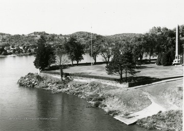 View of the battle monument at Tu-endie-wei Park, far right, and the river. 'Point Pleasant is where the Kanawha River flows into the Ohio River. The state park is located at the confluence.'