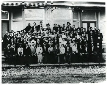 Group portrait of Teacher's Institute participants.