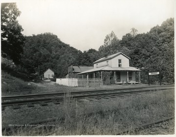 Large house next to the railroad tracks in Doane, W. Va.