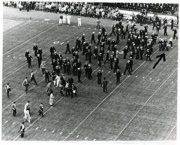 'Fi Baters attempted to steal the Navy goat, Midshipmen attending game emptied out of the stands to prevent it.'