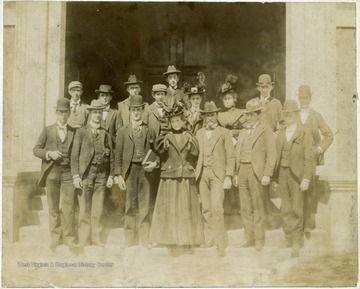 Class portrait with unidentified students.