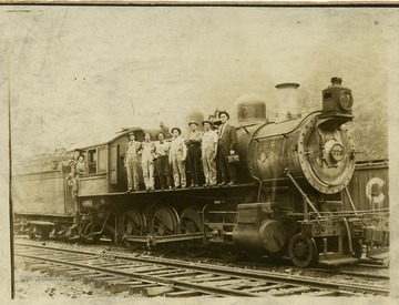 C.A. Ray with several crew members, C&amp;O R.R..