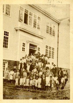 Pitman Center is a facility belongs to Methodist Episcopal Church in Tennessee.  Those children are pupils of its Sunday School.