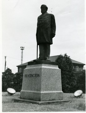 Statue of Collis Huntington. The name Geo. S. Wallace appears on the back.