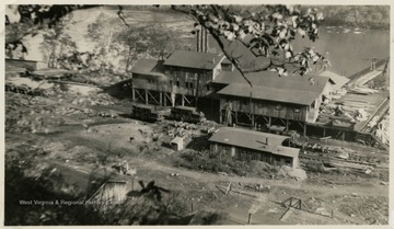 The New River can be seen in behind the mill.