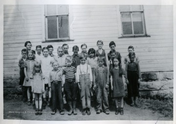 Mrs. Luther Britton (Darlie), Teacher, Ronald Smyth, Roy Campbell, Harold Boyles, Truman Huggins, Howard Huggins, John Pike, Lawrence Foy,Jack Robinson, paul Pike, Lenora Gosner, Jean Robinson, Rosetta McBee, James Foy, Lenora Luzadder, June Smyth, Kenny Dalton, Tommy McBee, James Luzadder, John Boyles, Doris Smyth.