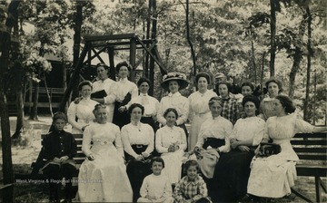 Blanche Lazzell is seated in the front row, fourth from the left. Note the lady seated, front row far right has a camera in her lap.