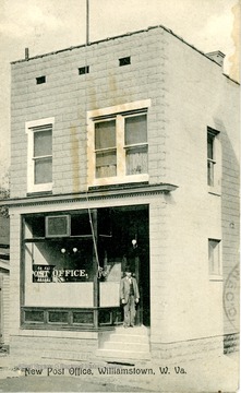 Postcard photograph of the "New" Post Office in Williamstown.