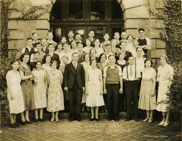 All persons in this photograph are unidentified. 