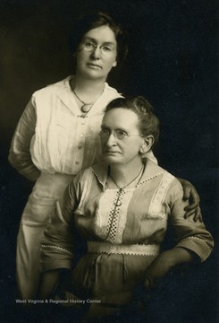 Photograph postcard of Ann H. Maxwell and mother, Mattie Humphreys.