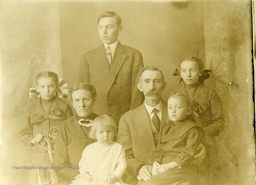 Charles Oliver Summers, wife Olive Summers, children:  Creed Mason, Mary Jo, Olive louella, Phyllis Jean and Phyllis Jean Summers.