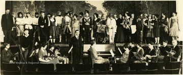 None of the cast or orchestra are identified.