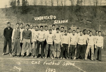 State champions in 1942. None of the members are identified.