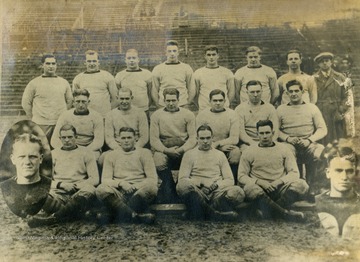 Undefeated football team that went to the west coast.