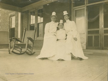 Group image of unidentified nurses in uniform.