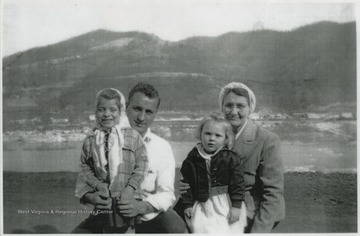 Dewey Deeds pictured with his children and his mother. 