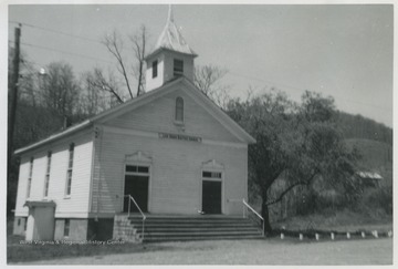 Established in 1832, this church was the first Baptist church organized in its area and extended a welcoming arm to other denominations, allowing them to hold services in the building whenever the Baptists were not using it. 