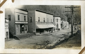 Stores and Restaurants located in Mullens, W. Va.