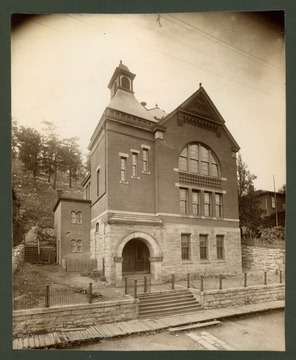 The Davis Free School building was a gift in 1890 from Senator Henry G. Davis, who grew up in Piedmont. Another wing was later added to the building. The school ran from 1890 - 1938.