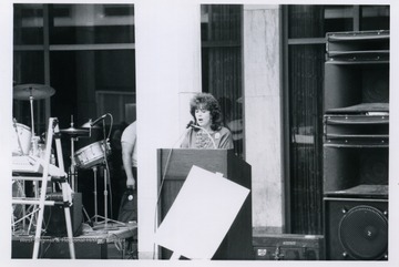 Leish Kutchinsky speaking at the Block Bork Protest. 