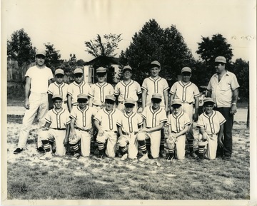 A photo of a Morgantown Little League baseball team.