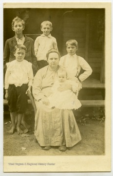 A picture of Mary Hanes and her sons William Anderson, Linsey, Harvey, and Joe.